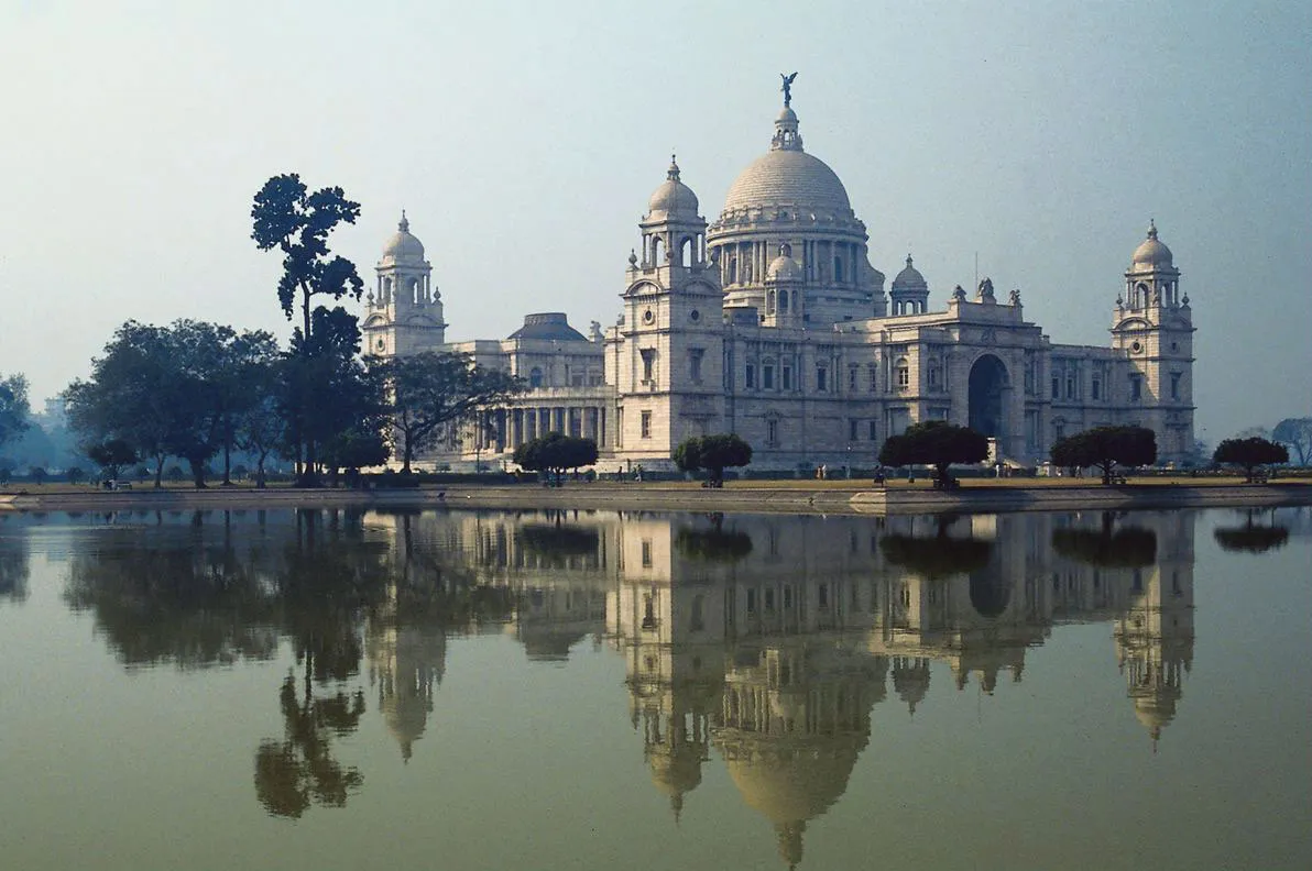 Discover the Rich History and Diverse Attractions of Kolkata: A Guide to the Top Tourist Places