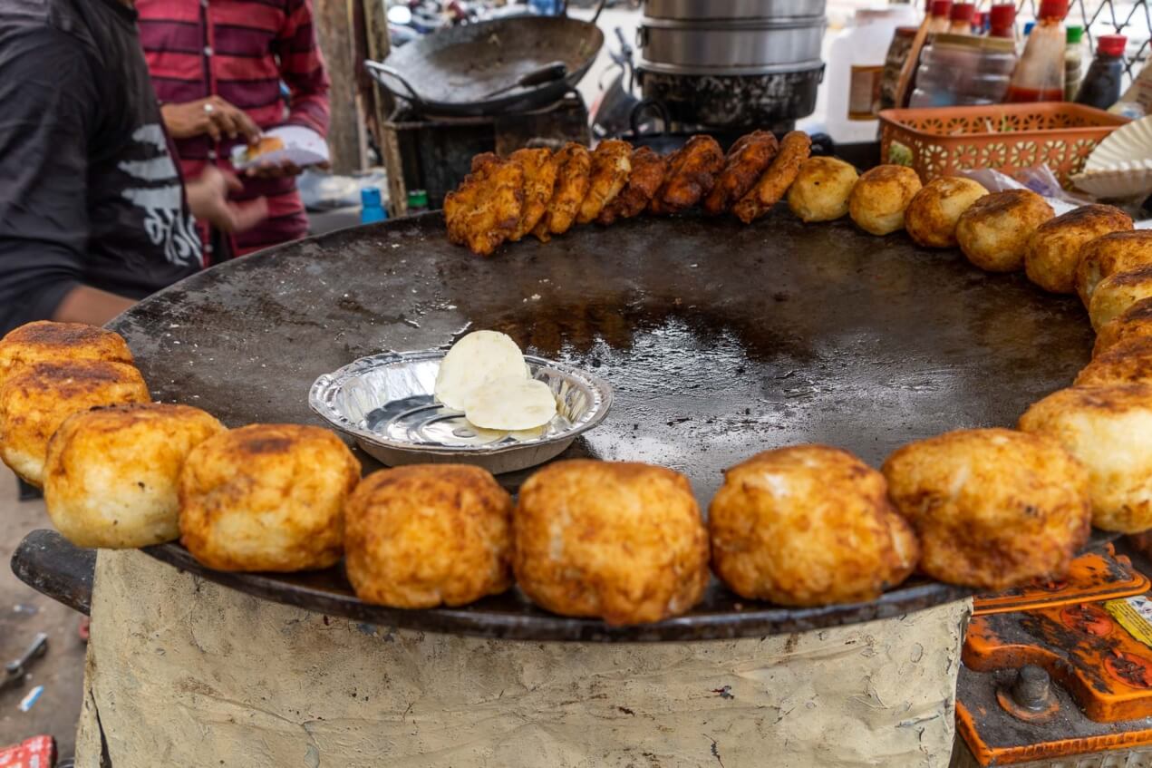 Savoring the Flavors of Madurai: A Guide to the Best Street Food in the Cultural Capital of Tamil Nadu